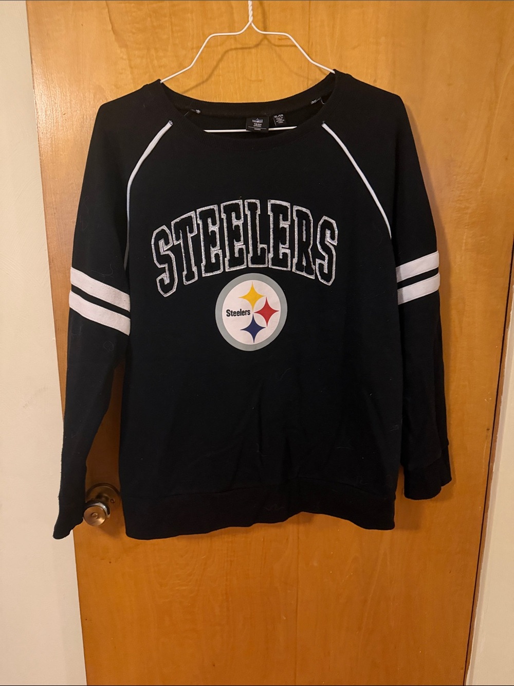 NFL Women's Black Steelers Crewneck Sweatshirt with White Stripe Accents